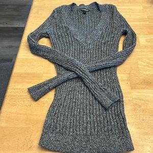Women’s Heather Grey ribbed long sleeve sweater